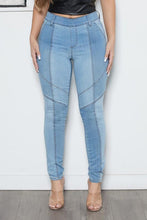 Load image into Gallery viewer, Chel&#39;s Color Blocked Skinny Jeans
