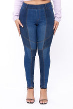 Load image into Gallery viewer, Chel&#39;s Color Blocked Skinny Jeans
